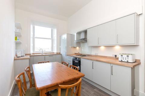 4 bedroom flat to rent, (3f1) Thirlestane Road, Marchmont, Edinburgh, EH9