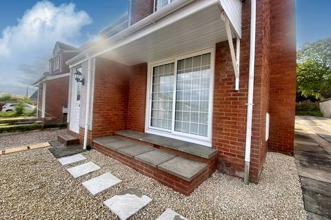 2 bed flat/apartment for rent in Kyle Crescent, Coylton KA6
