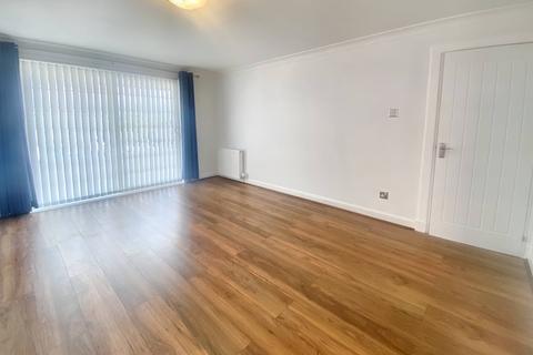 2 bedroom ground floor flat to rent, Kyle Crescent, Coylton KA6