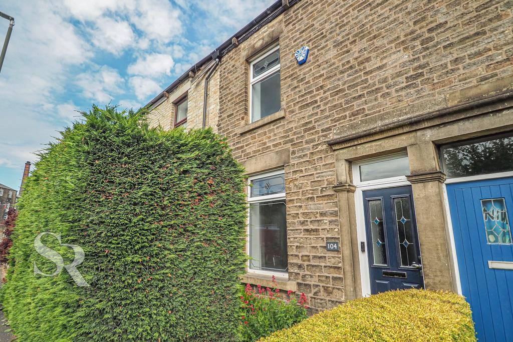 Albion Road, New Mills, High Peak... 3 bed terraced house £250,000