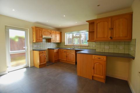 5 bedroom detached house to rent, Medina Avenue, , Newport