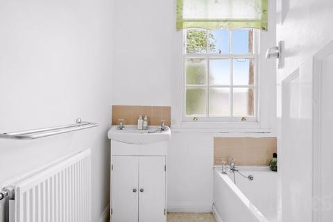 Flat 7, Lochbie Crouch Hill, London, N4 4SB