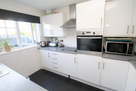 15 Byron Close, Walton-on-thames, KT12 3RL