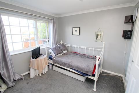 15 Byron Close, Walton-on-thames, KT12 3RL