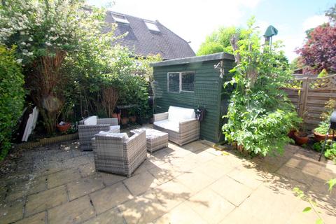 15 Byron Close, Walton-on-thames, KT12 3RL