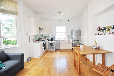 3 bedroom flat to rent, College Place, London NW1