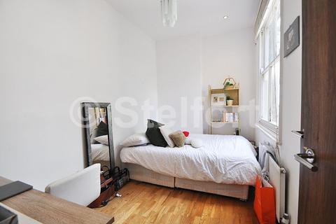 3 bedroom flat to rent, College Place, London NW1