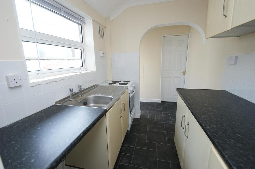 Langwith Road, Shirebrook, Mansfield 3 bed terraced house £115,000