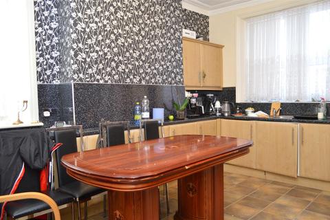 341 Ripponden Road, Oldham, OL1 4JJ
