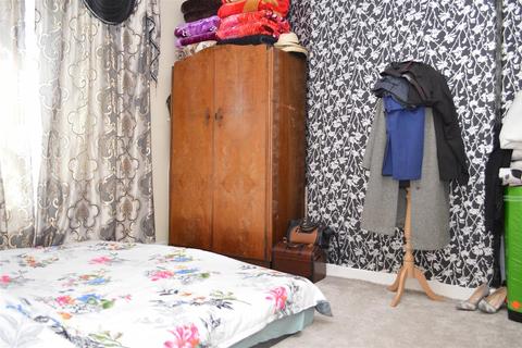 341 Ripponden Road, Oldham, OL1 4JJ
