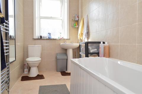 341 Ripponden Road, Oldham, OL1 4JJ
