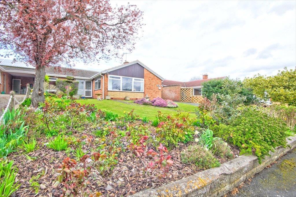 Highfield Road Evesham 3 bed semidetached bungalow £400,000