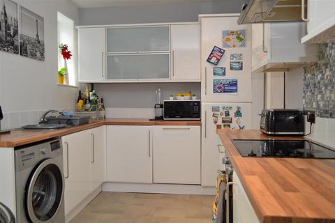 267 Heron Street, Oldham, OL8 4EA