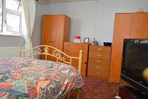 24 Rosary Road, Oldham, OL8 2SW