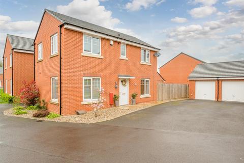 27 Fussell Way, Wollaston, Stourbridge, DY8 4GG