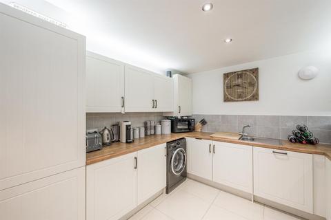 27 Fussell Way, Wollaston, Stourbridge, DY8 4GG