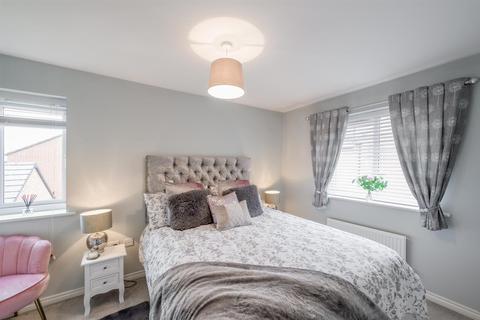 27 Fussell Way, Wollaston, Stourbridge, DY8 4GG