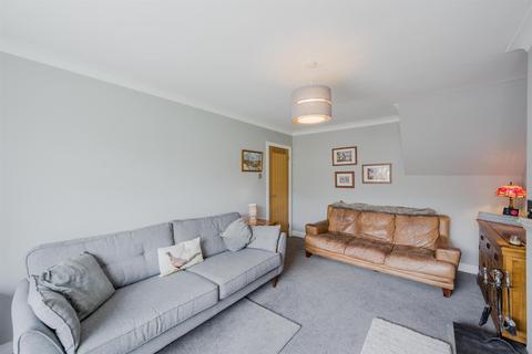 8 Clent View Road, Stourbridge, DY8 3JE
