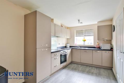 4 Foxton Close, Oldham, OL8 2SX