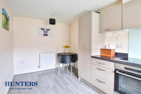 4 Foxton Close, Oldham, OL8 2SX
