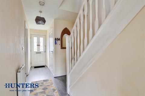 4 Foxton Close, Oldham, OL8 2SX