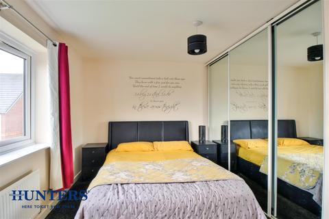 4 Foxton Close, Oldham, OL8 2SX