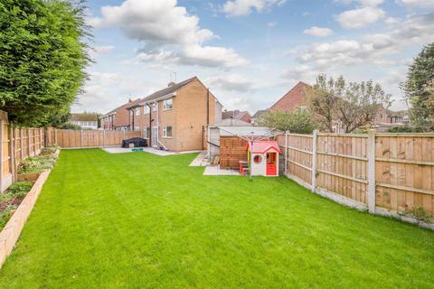 8 Barnett Close, Kingswinford, DY6 9PW