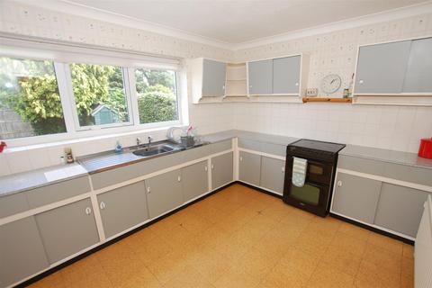 3 Belvedere Close, Kidderminster, DY10 3AT