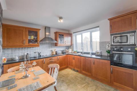 23 Ash Crescent, Kingswinford, DY6 8DJ