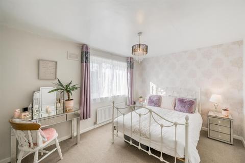 23 Ash Crescent, Kingswinford, DY6 8DJ