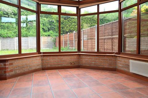 28 Tulip Close, Chadderton, Oldham, OL9 9TF