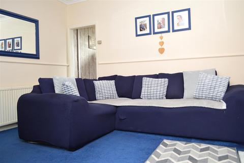 33 Hive Street, Oldham, OL8 4QS