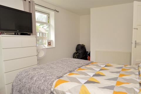 16 Tanners Fold, Oldham, OL8 2NN