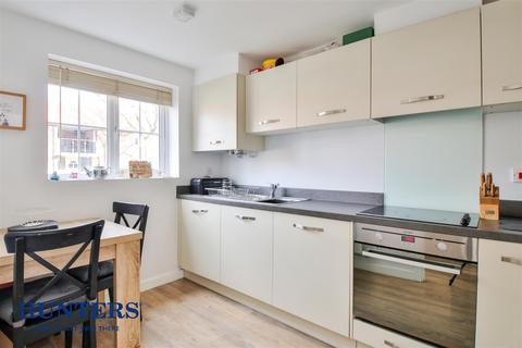 98 Rosary Road, Oldham, OL8 2SL