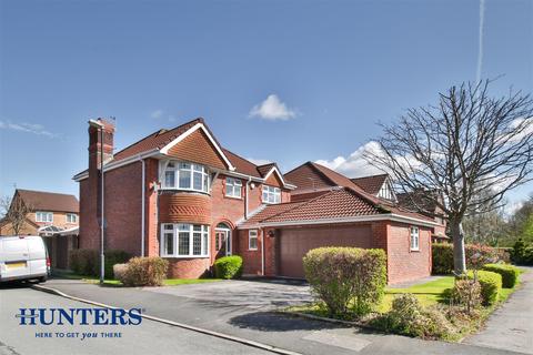 26 Challum Drive, Chadderton, Oldham, OL9 0LY