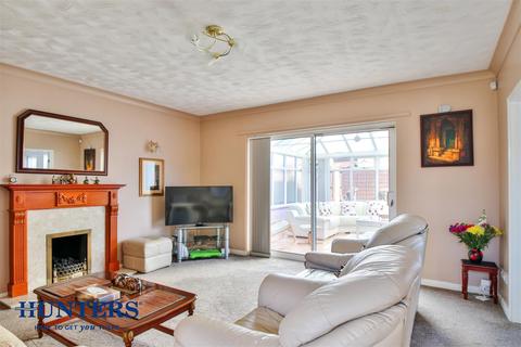 26 Challum Drive, Chadderton, Oldham, OL9 0LY