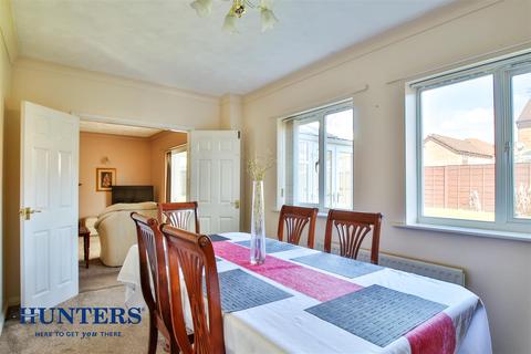 26 Challum Drive, Chadderton, Oldham, OL9 0LY