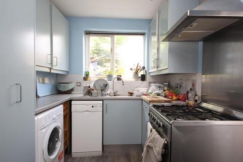 4 bedroom terraced house to rent, Lancaster Road, Walthamstow