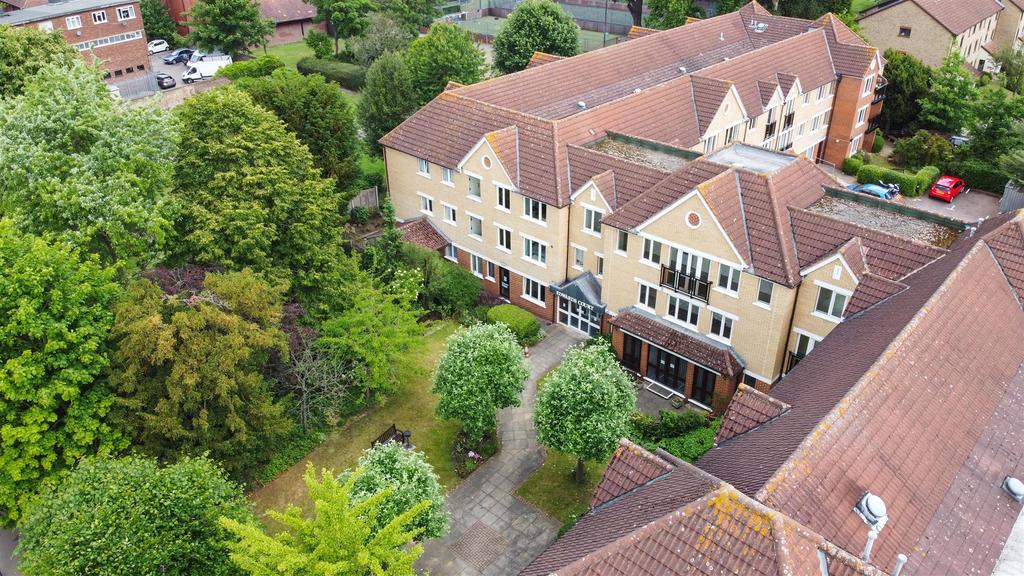 Turners Hill, Waltham Cross 2 bed retirement property for sale £260,000