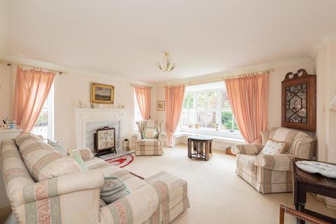 4 Monro Place, Epsom, KT19 7LD