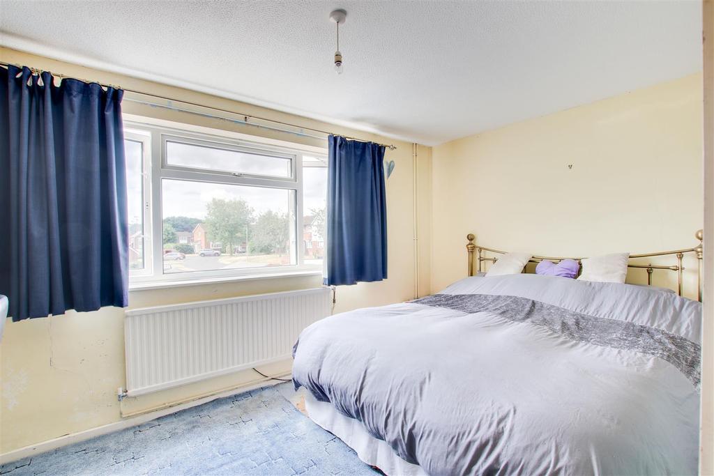 Elderbek Close, Cheshunt 4 bed terraced house £450,000