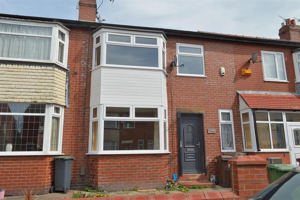 Crescent, Coppice, Oldham 2 bed terraced house £150,000