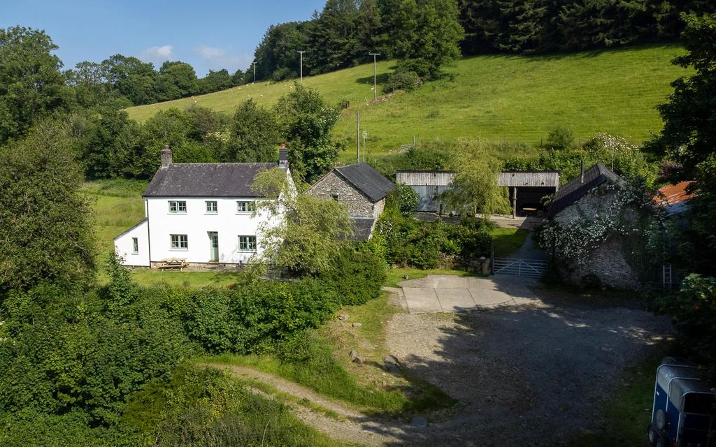 Overlooking the Teifi Valley, Near Lampeter 3 bed property with land