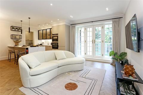 3 bedroom apartment for sale - Eastbury Avenue, Northwood, Middlesex, HA6