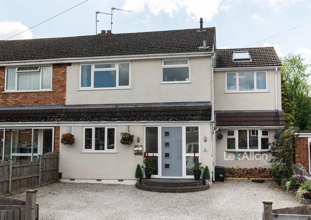 Glen Road, Stourbridge 3 bed semidetached house £400,000