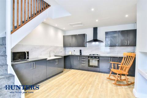 8 Barnes Meadows, Littleborough, OL15 9PW