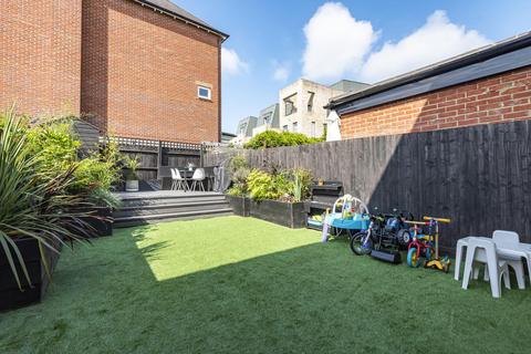 85 Morphou Road, London, NW7 1BG