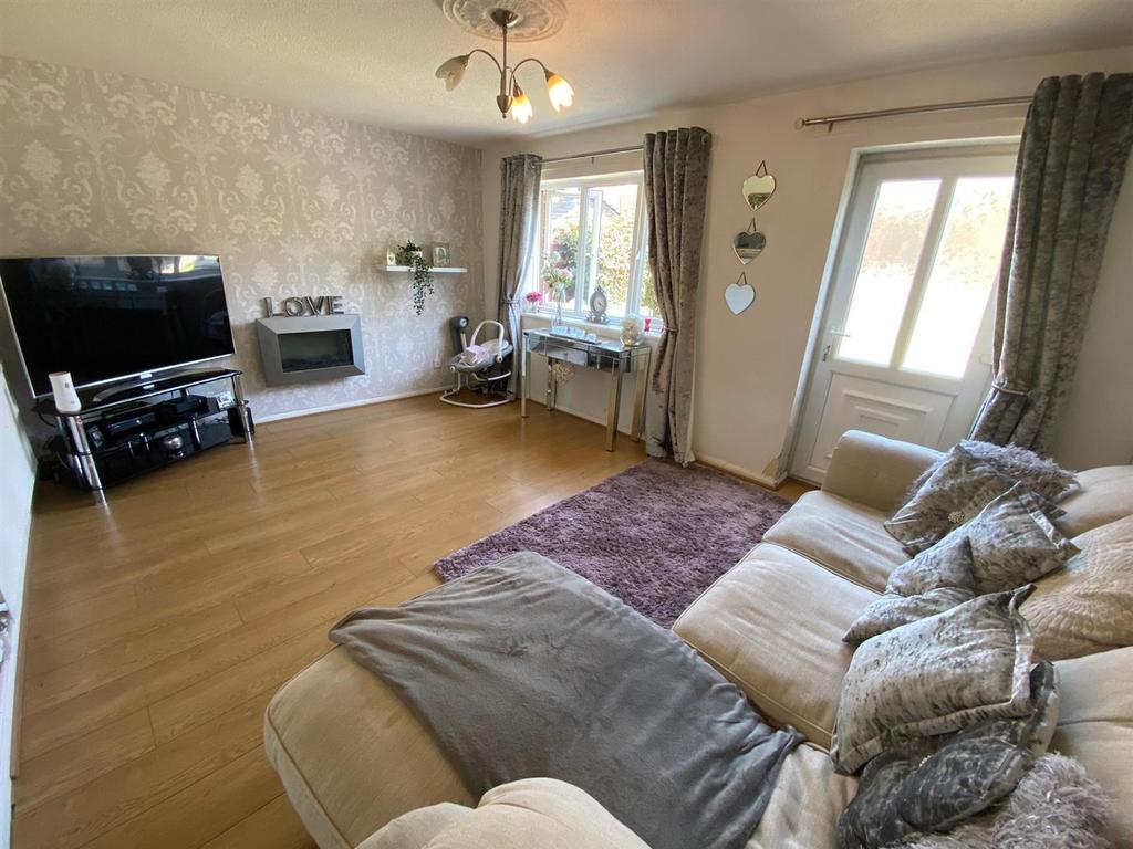 Bredon Road, Stourbridge, West Midlands 3 bed semidetached house £170,000