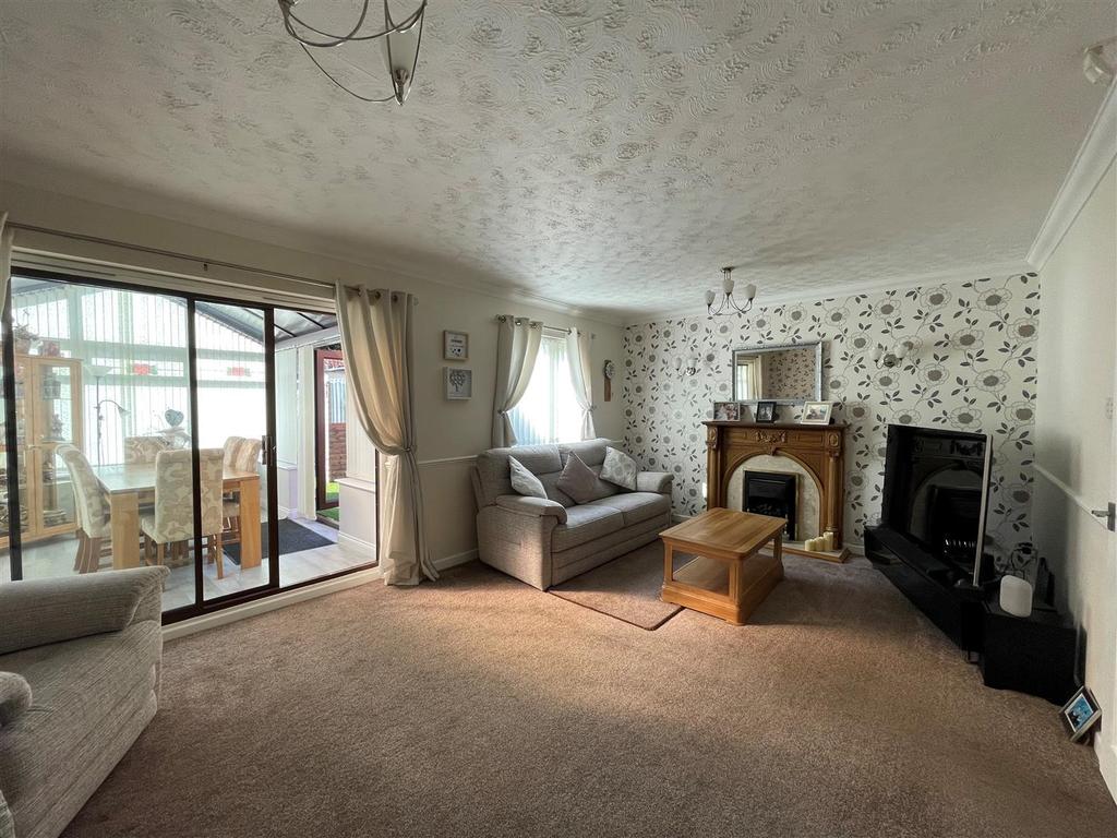 Stamford Road, Brierley Hill, West Midlands 4 bed house £350,000