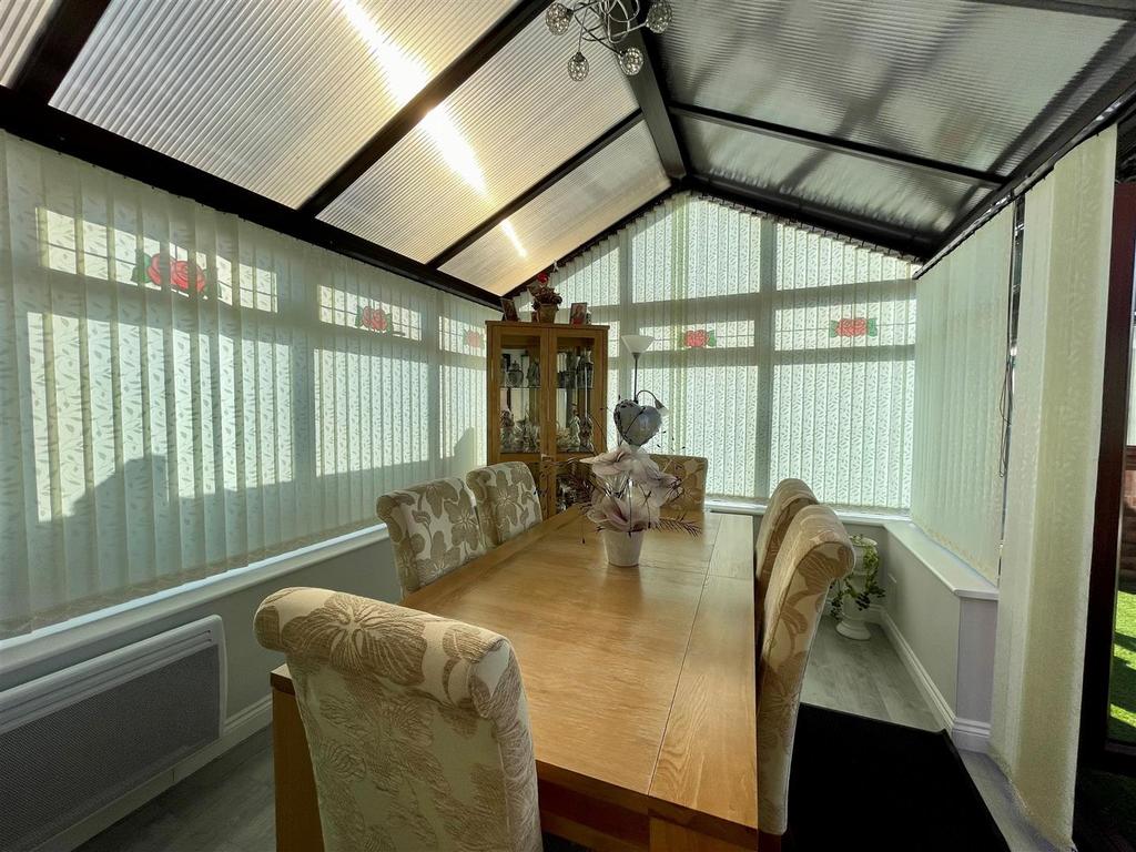 Stamford Road, Brierley Hill, West Midlands 4 bed house £350,000